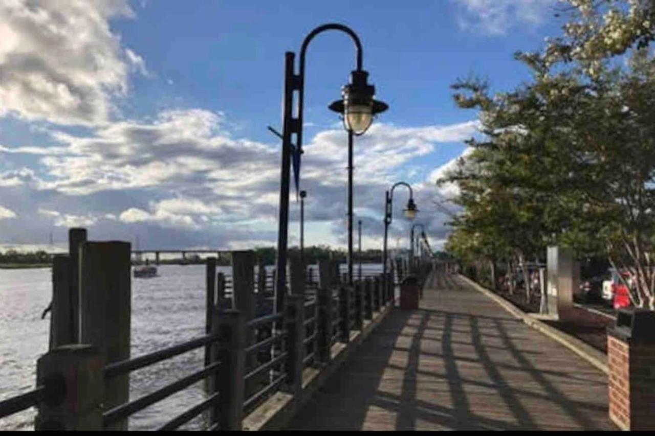 Historic Downtown Wilmington Condo Free Parking Экстерьер фото